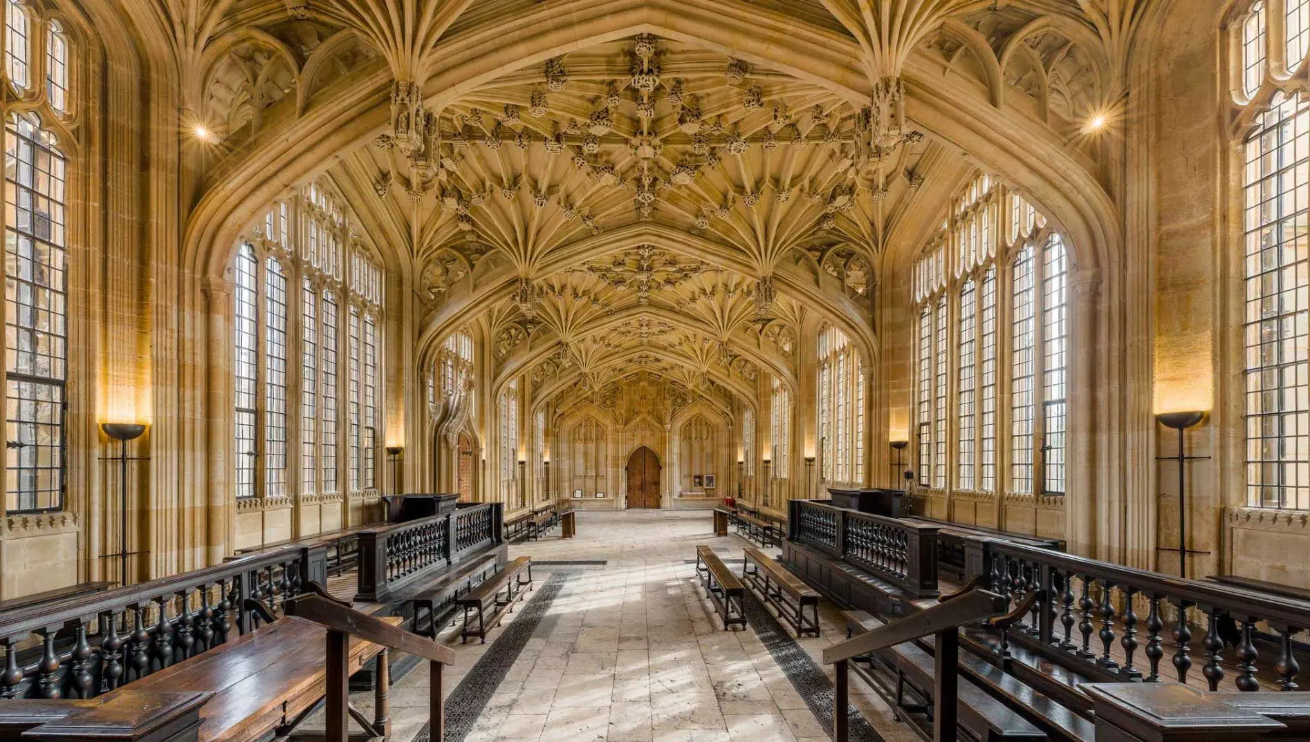 PUBLIC Harry Potter Insights Oxford with Entry to Divinity School